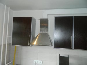 Установка вытяжки на кухне в Улан-Удэ